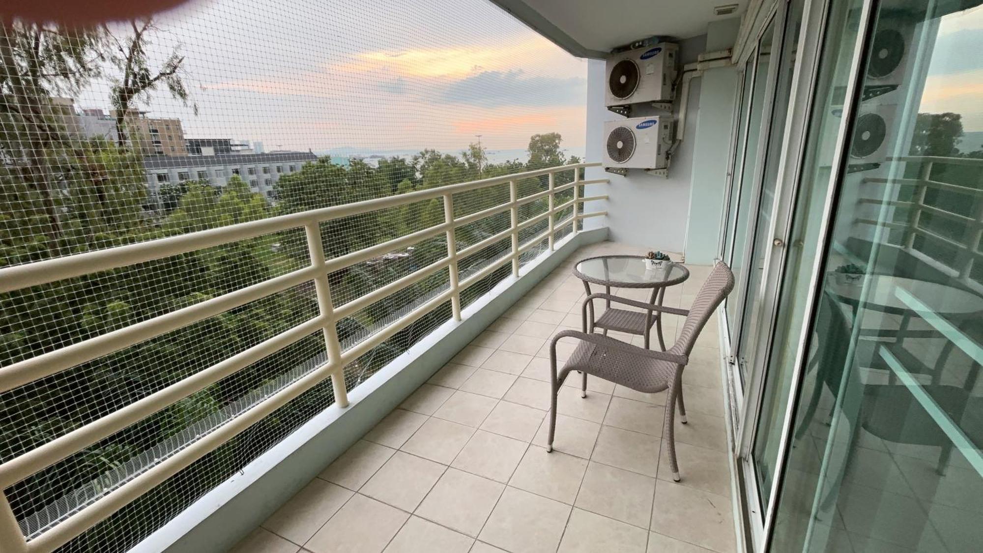 View Talay 6 Pattaya Beach By Anatolia Condo Suite Eksteriør bilde